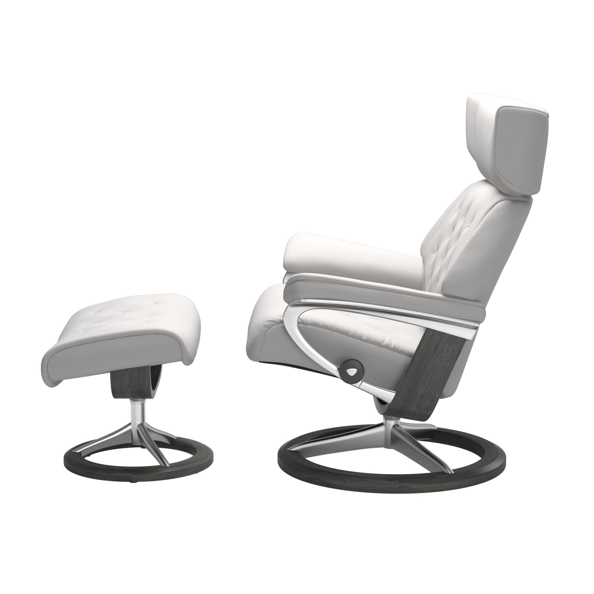 Ekornes Stressless Skyline Medium Signature Recliner with Ottoman |  International Design Center